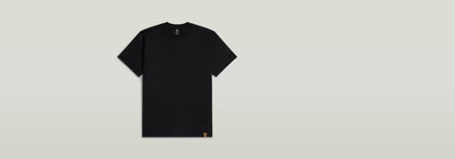 Camiseta GS-01 negra de corte regular con cuello redondo y manga corta, 100% algodón ecológico.