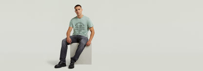 Camiseta Purveyors Graphic
