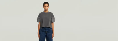 Camiseta Washed Mix Boxy Cropped en gris, con corte cropped, manga corta y look informal.