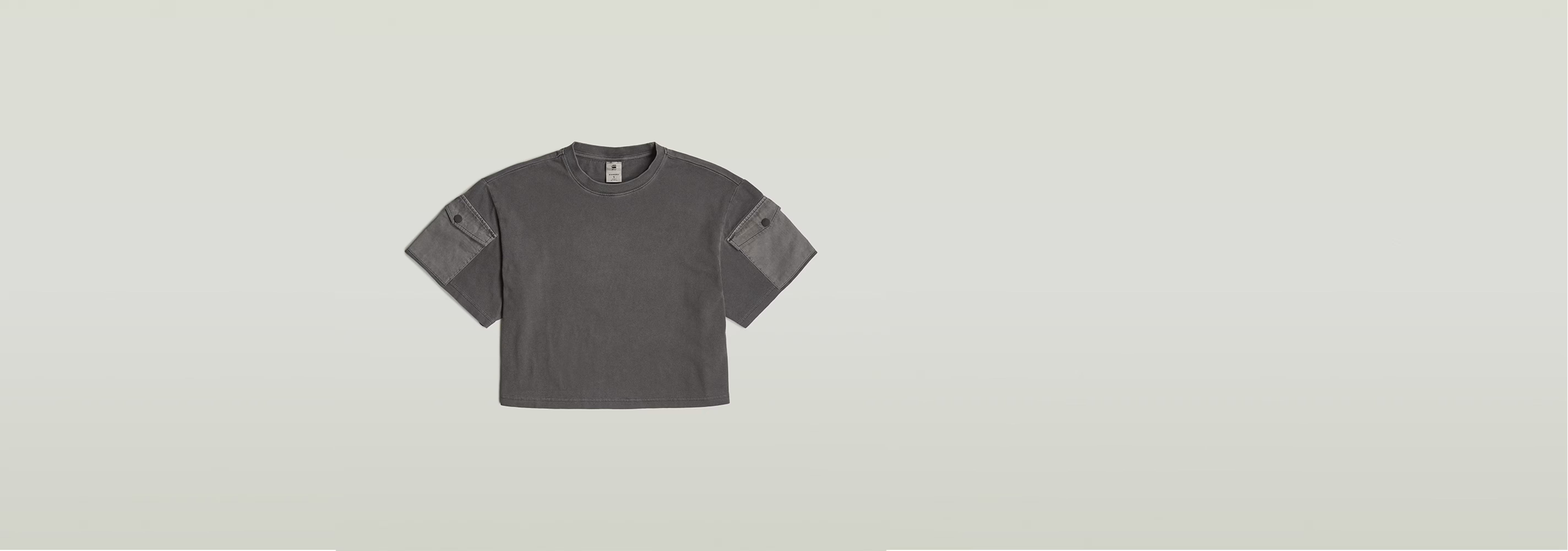 Camiseta Washed Mix Boxy Cropped en color gris, con corte recortado, manga corta y efecto lavado.