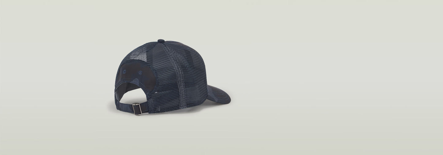 Gorra unisex Baseball Trucker vista trasera con paneles de malla y cierre de clip.