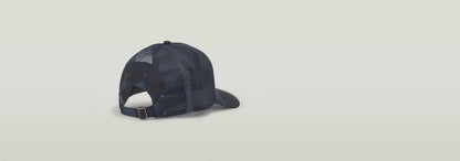 Gorra unisex Baseball Trucker vista trasera con paneles de malla y cierre de clip.