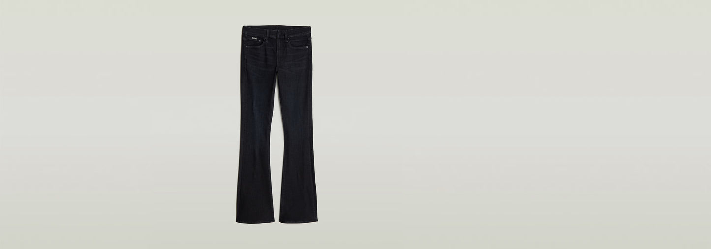 Jeans 3301 Flare en color negro con corte acampanado, inspirado en los años 70, tiro medio y ajuste en el muslo.