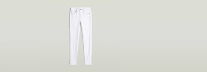 Jeans 3301 Skinny en color blanco, con cinco bolsillos y ajuste superelástico.