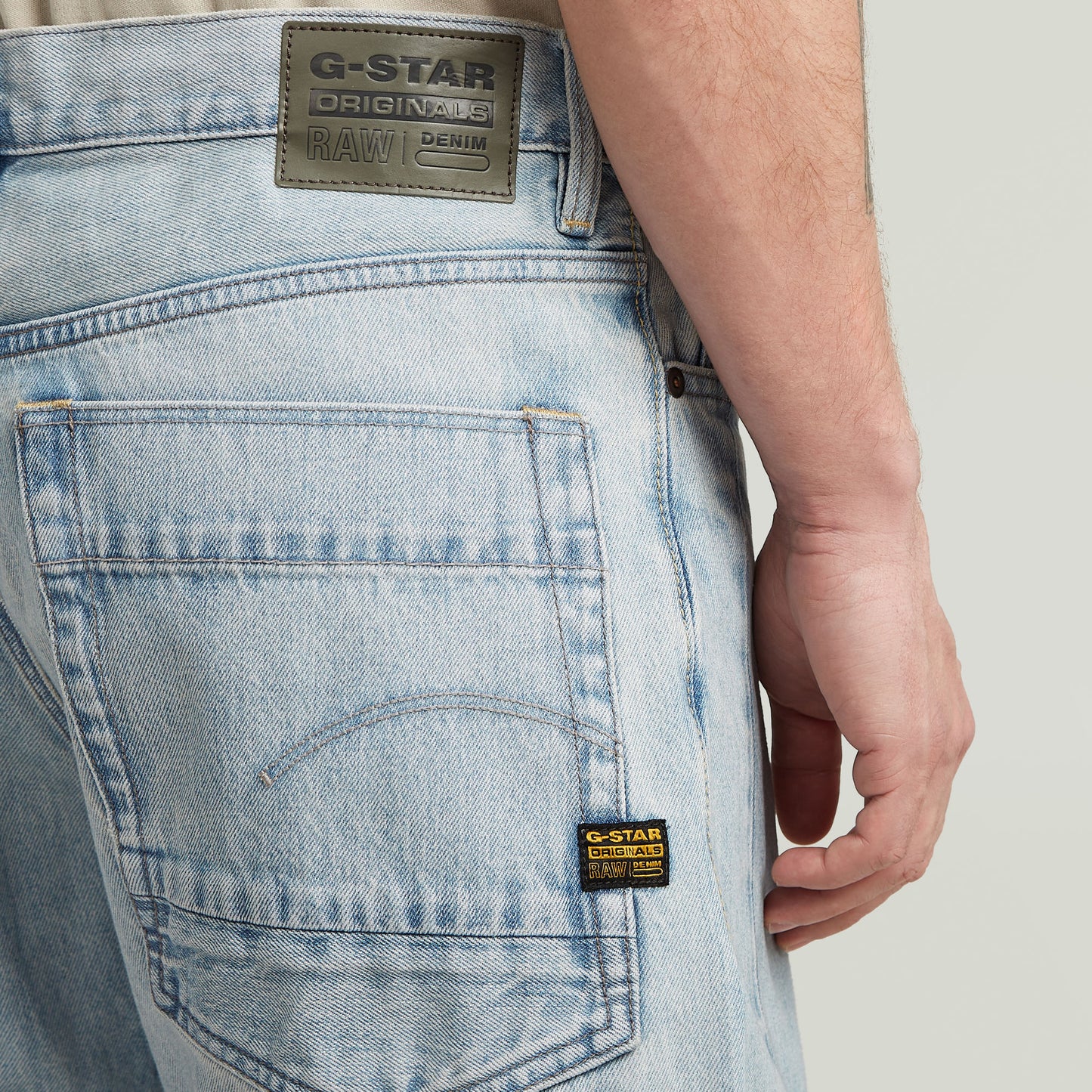 Jeans Bend Loose