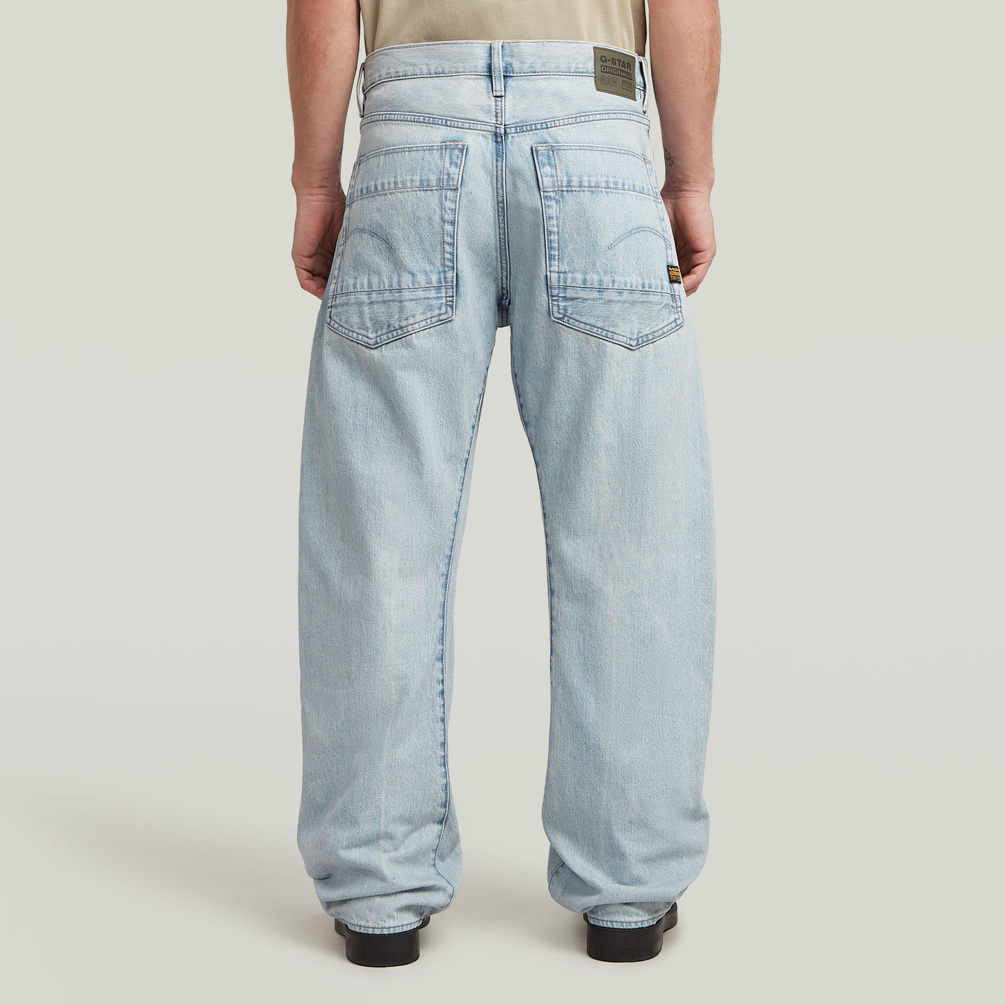 Jeans Bend Loose