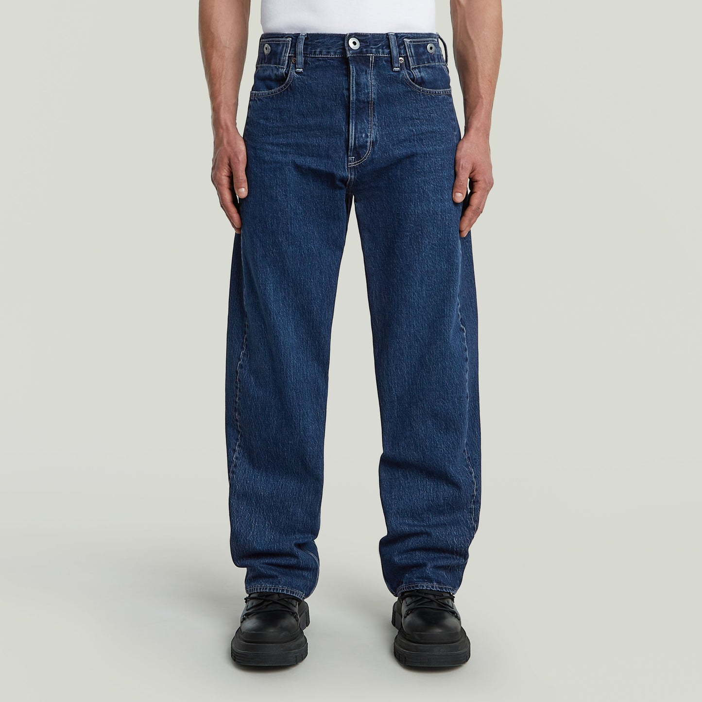 Jeans Bend Loose