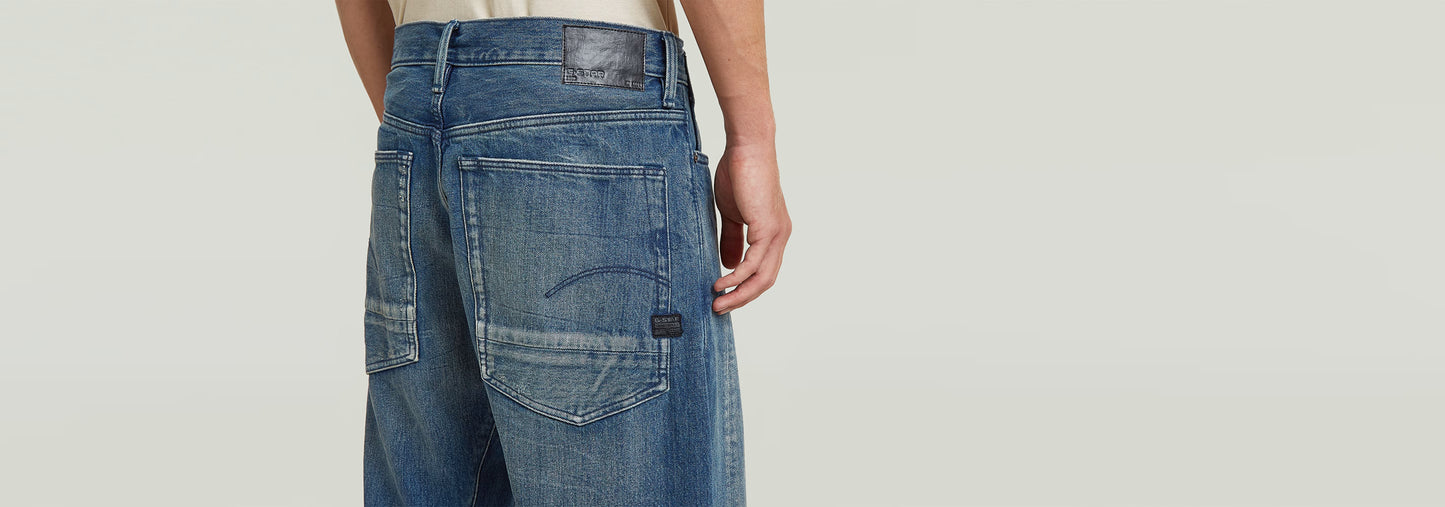 Jeans Bend Loose mostrando la parte trasera, diseño de cinco bolsillos y etiqueta de G-STAR.