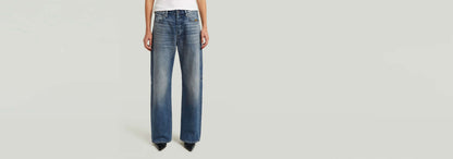 Jeans Bowey Barrel con corte de tiro bajo y pernera amplia, parte de la colección Anatomic Denim.