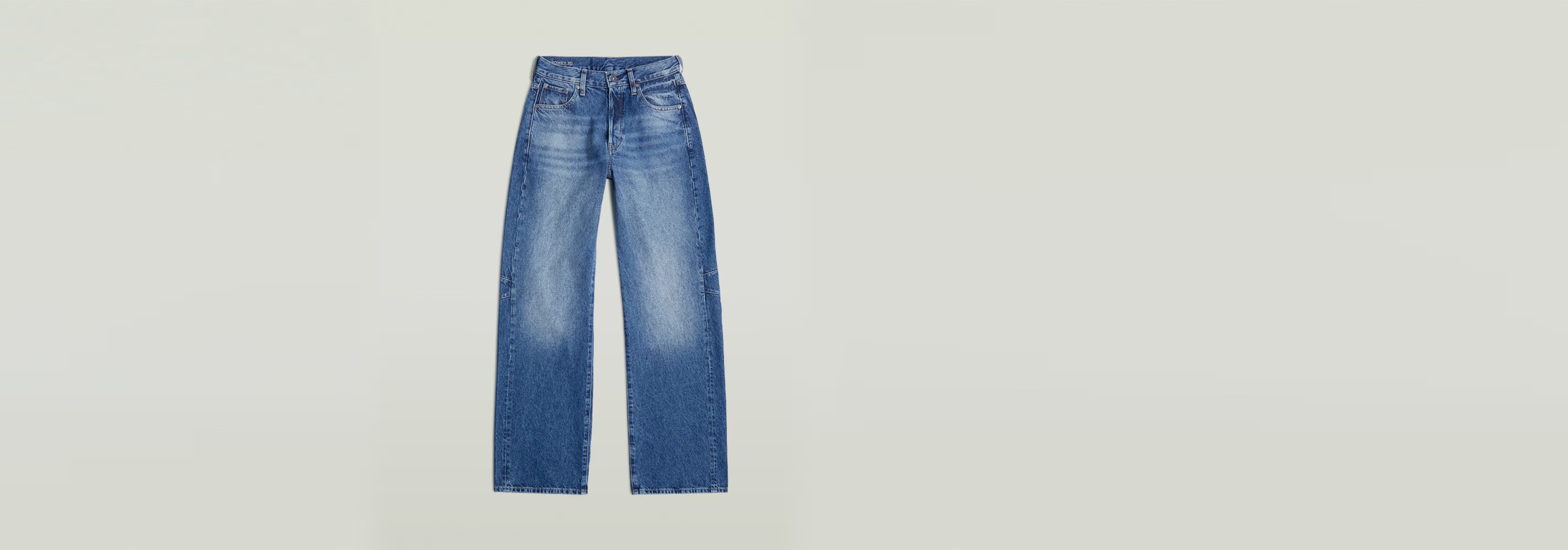 Jeans Bowey Barrel en color azul, de tiro bajo y pierna holgada, parte de la colección Anatomic Denim.