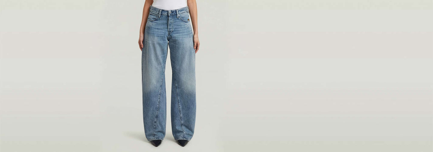 Jeans Contor Barrel Wide, corte holgado, diseño esculpido en 3D, pernera ancha, parte de la colección Anatomic Denim.