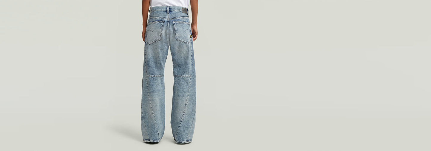 Jeans Contor Barrel Wide Pleat view from behind, showcasing wide pleat design and relaxed fit.