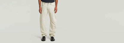 Jeans Contor Regular en color claro, con corte regular y diseño anatómico para un mejor ajuste.