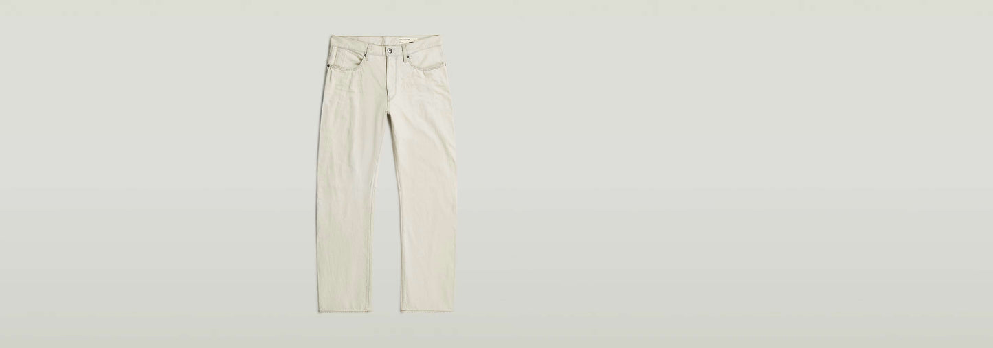 Jeans Contor Regular en color claro, diseño de cinco bolsillos y construcción anatómica para un mejor ajuste.