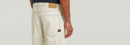 Detalle de los Jeans Contor Regular, mostrando el corte regular y la etiqueta G-STAR en la parte trasera.