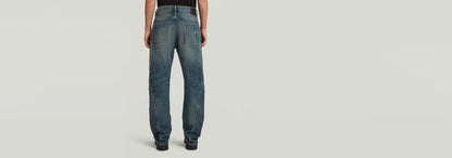 Jeans Contor Regular, vista trasera, estilo 3D, corte regular, parte de la colección Anatomic Denim.