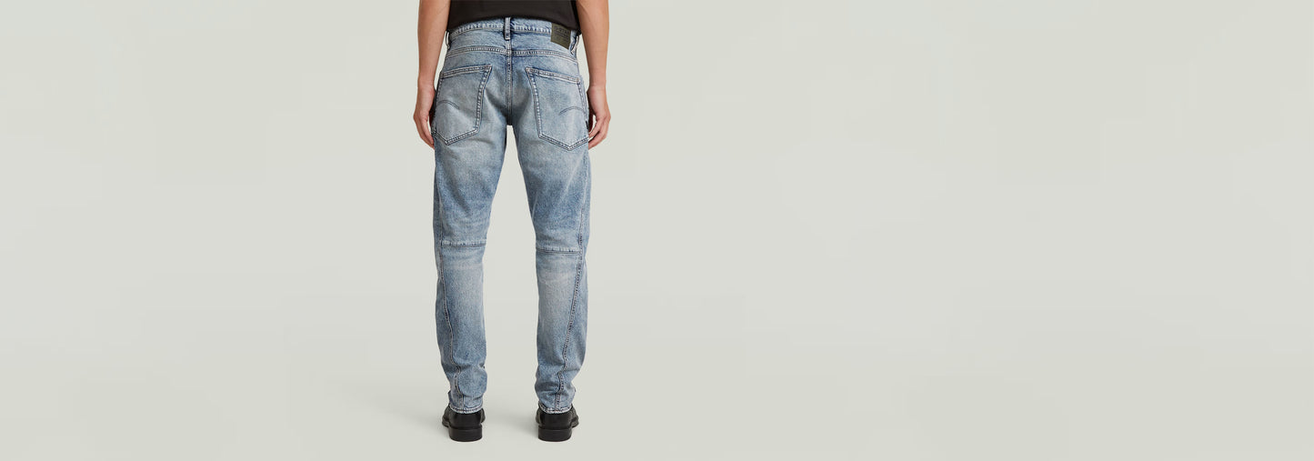 Jeans Contor Slim vista trasera, mostrando el diseño y el ajuste de los jeans Contor 3D Slim.