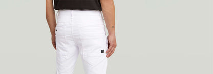 Vista trasera de los Jeans D-Staq Slim en color blanco, destacando detalles de bolsillo y ajuste.