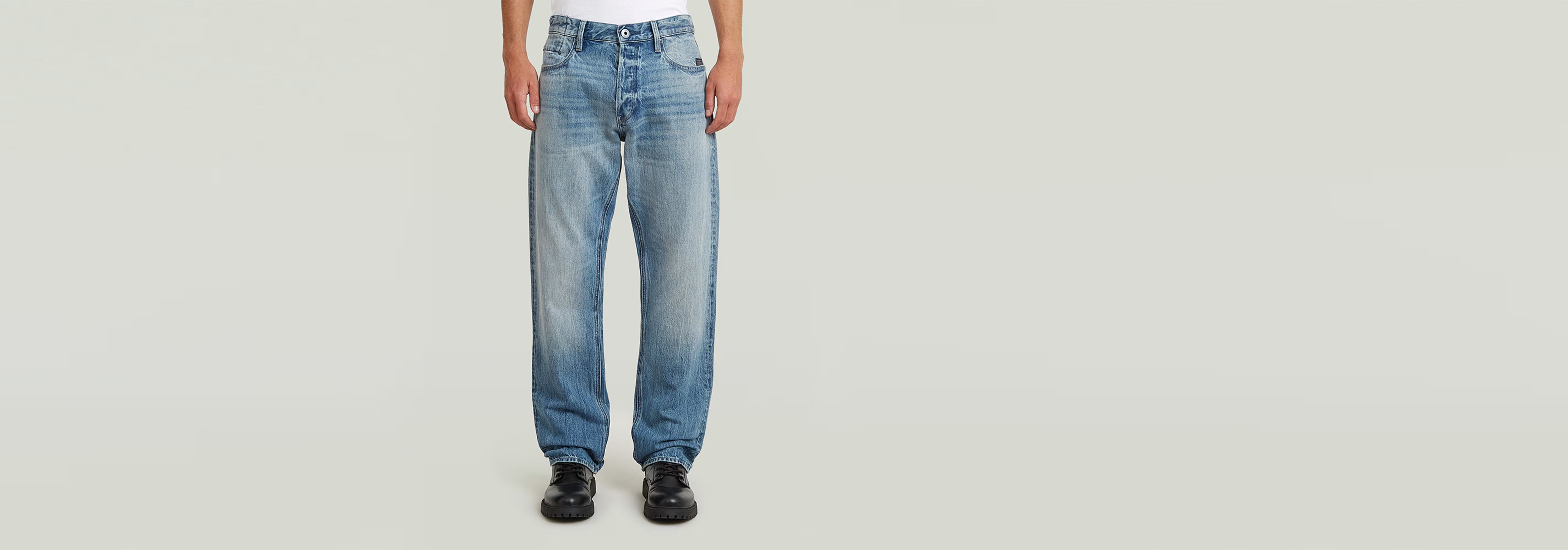 Jeans Dakota Regular Straight, vaqueros de pierna recta en estilo relajado y cómodo, perfectos para amantes del denim.
