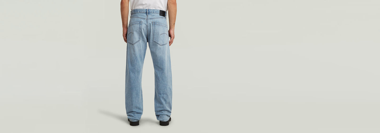 Jeans Deeggie Relaxed Straight view from the back, showcasing a relaxed fit and classic denim design.