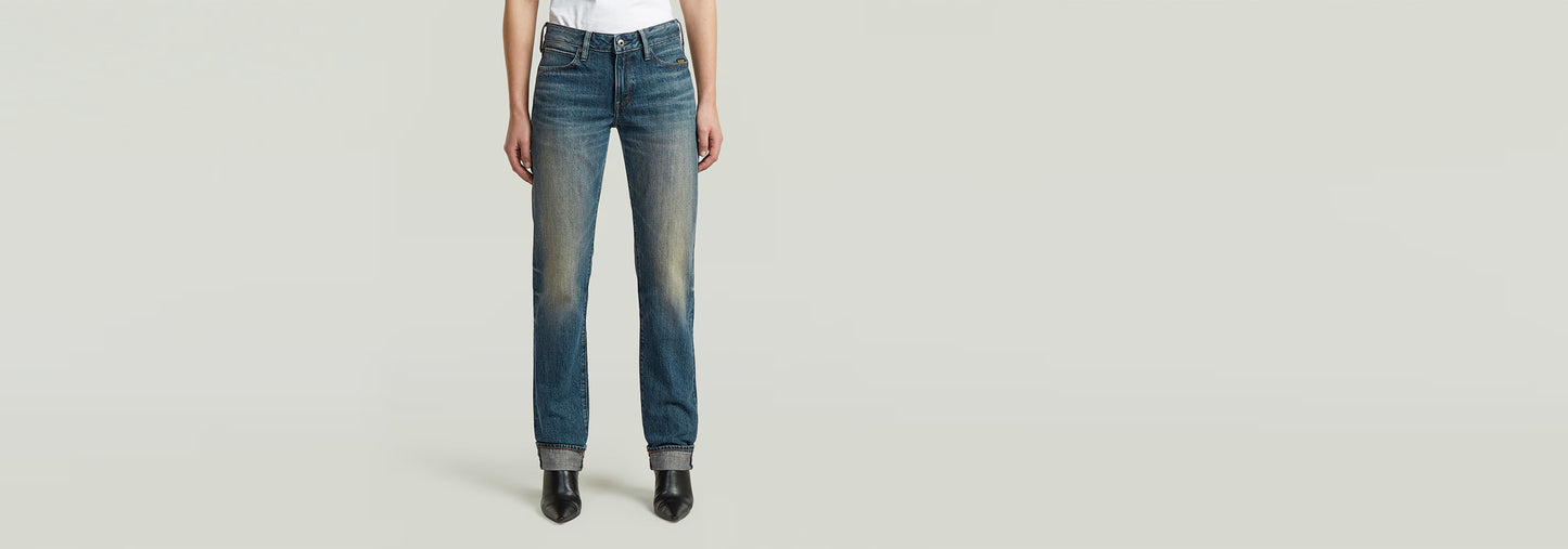 Jeans G-STAR Lennoxx Slim Straight en denim greencast con corte recto clásico y cinco bolsillos.