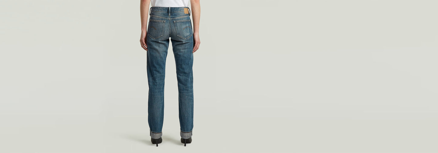 Jeans G-STAR Lennoxx Slim Straight vista posterior, diseño clásico de cinco bolsillos, corte recto y talle medio.