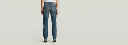 Jeans G-STAR Lennoxx Slim Straight vista posterior, diseño clásico de cinco bolsillos, corte recto y talle medio.
