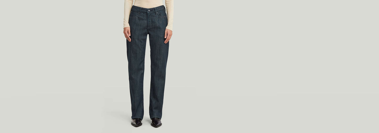 Jeans G-Straight modelo de cintura media y perneras rectas, con diseño de cinco bolsillos y acabado en denim greencast.