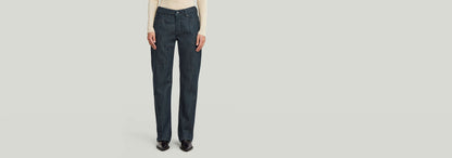 Jeans G-Straight modelo de cintura media y perneras rectas, con diseño de cinco bolsillos y acabado en denim greencast.