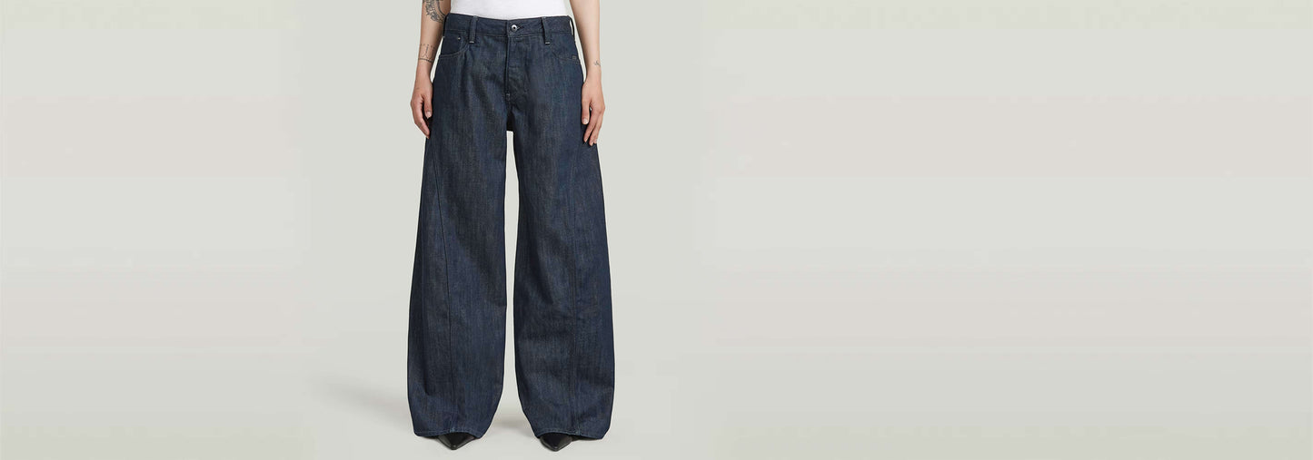 Jeans Helyx Cinch Wide, anatomic denim with wide leg silhouette and adjustable back cinch, showcased in a lifestyle image.