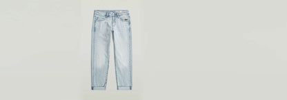 Jeans Kate Boyfriend con corte relajado y dobladillo plegado, perfectos para un look informal.