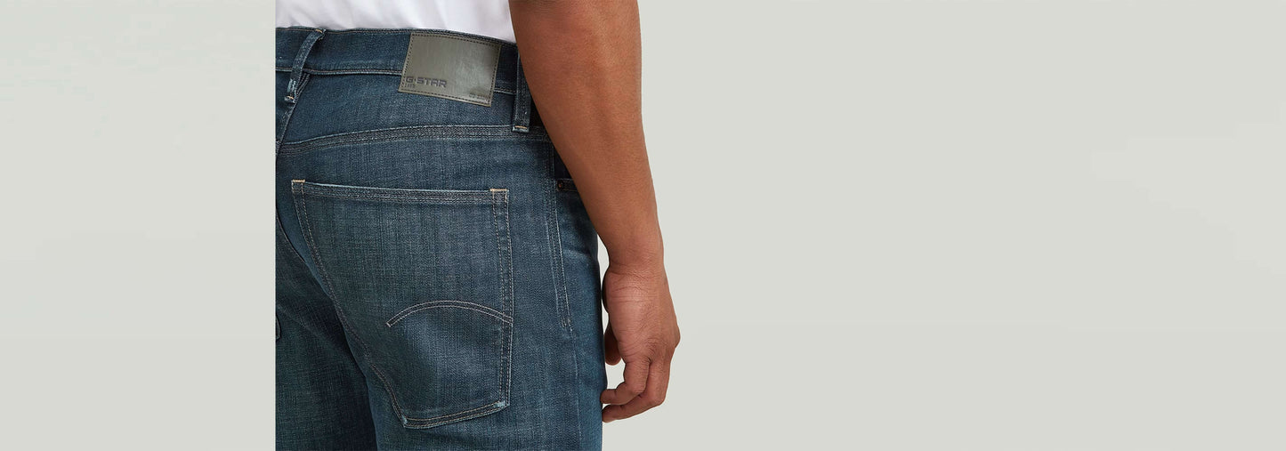 Jeans Streem Slim Tapered vista trasera con etiqueta de G-STAR y diseño de cinco bolsillos.