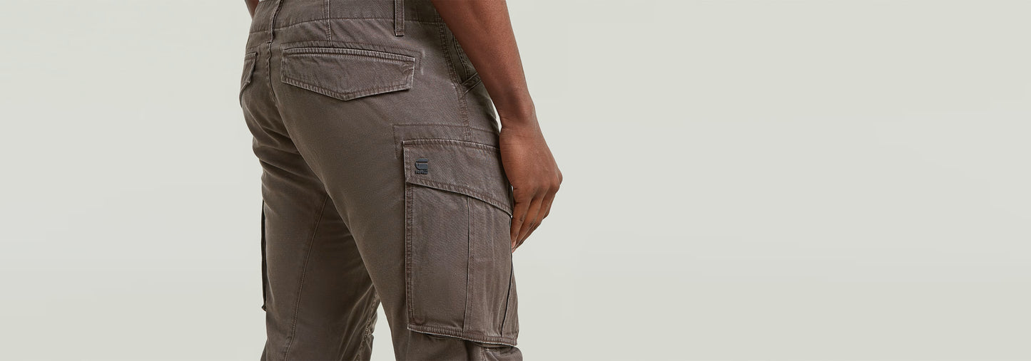 Pantalones Rovic Zip 3D Regular Tapered, vista trasera, con diseño de bolsillo y ajuste regular.