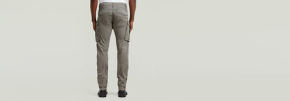 Pantalones Rovic Zip 3D Regular Tapered vista trasera en color gris con detalles de costura.