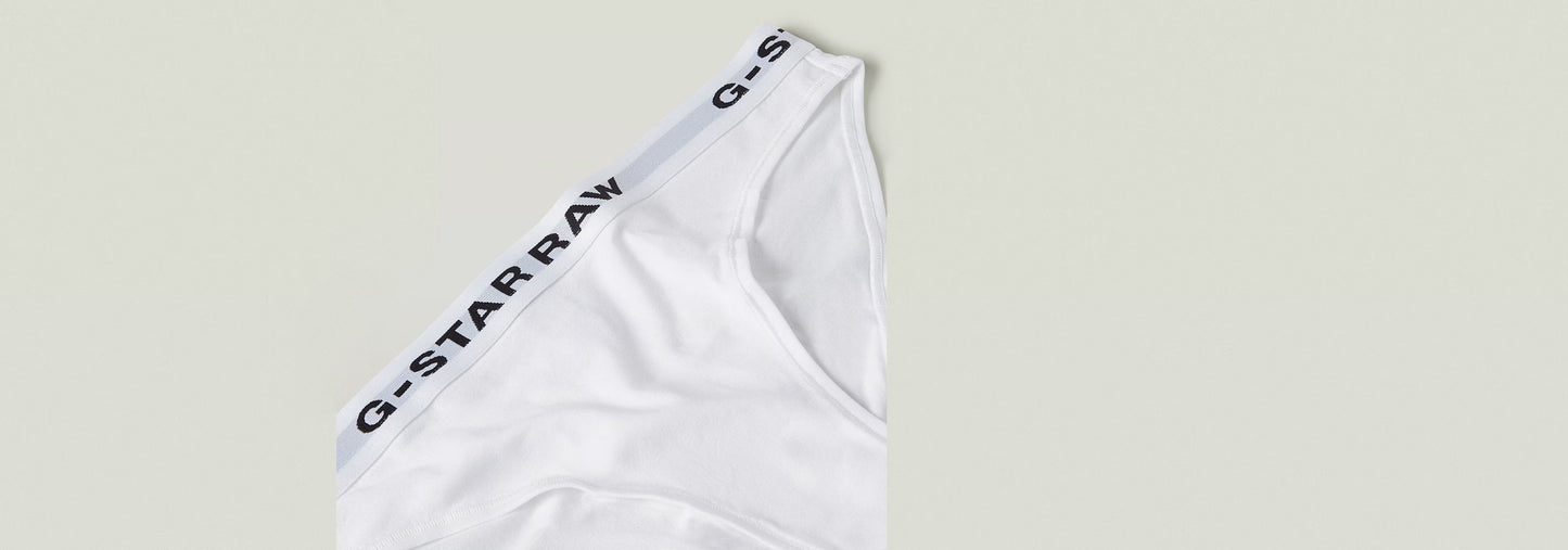 Paquete De Tres Braguitas en blanco con cinturilla elástica de G-Star RAW, suave y cómodo.