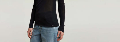 Punto ajustado Engineered Sheer, suéter de punto fino con corte ajustado y mangas largas.