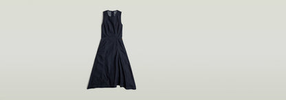 Vestido Vaquero Core Flare elegante con tirantes anchos y corte superslim, tela rígida 100% algodón.